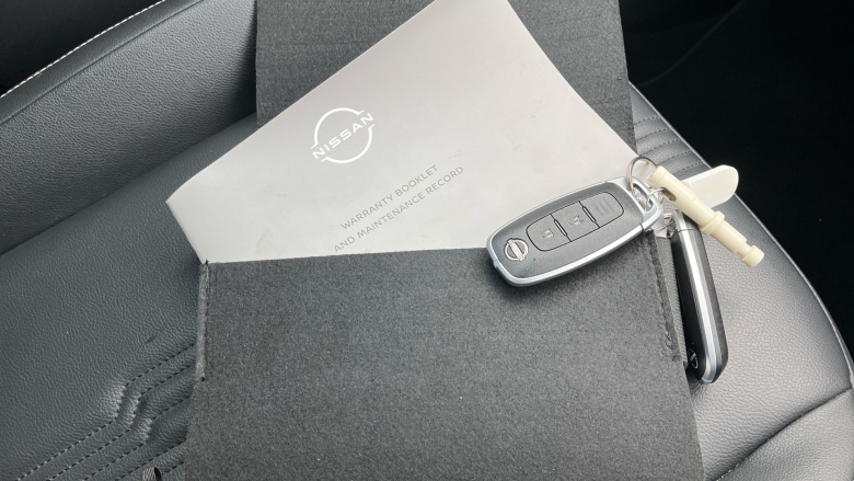 Nissan Juke 1.0 DiG-T 114 Tekna 5dr Petrol Hatchback